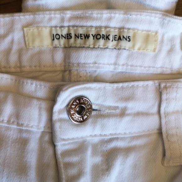 Jones New York Crisp White Lexington Straight Jeans 2 - Picture 4 of 7